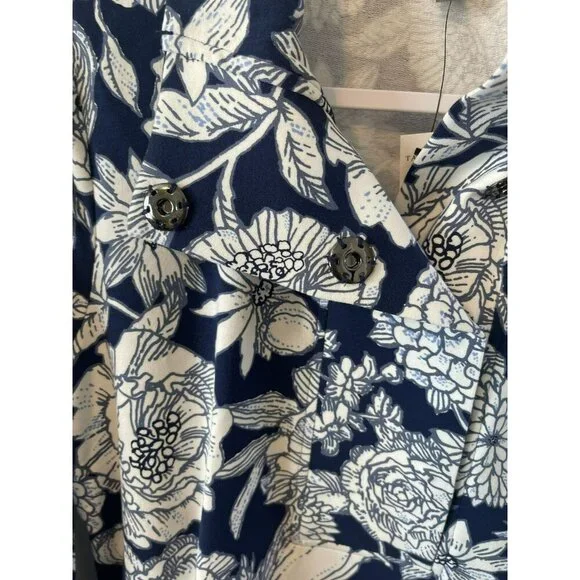 NWT Talbots Pull over Lightweight Jacket/ Top Navy White Floral LP Snap collar - Picture 7 of 7
